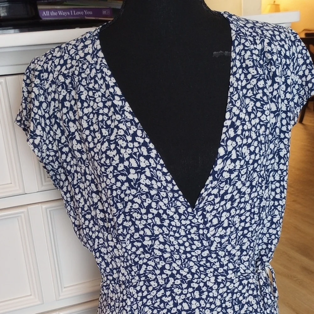 Reformation Blue and White Sleeveless V-Neck Sundress - Picture 3 of 10